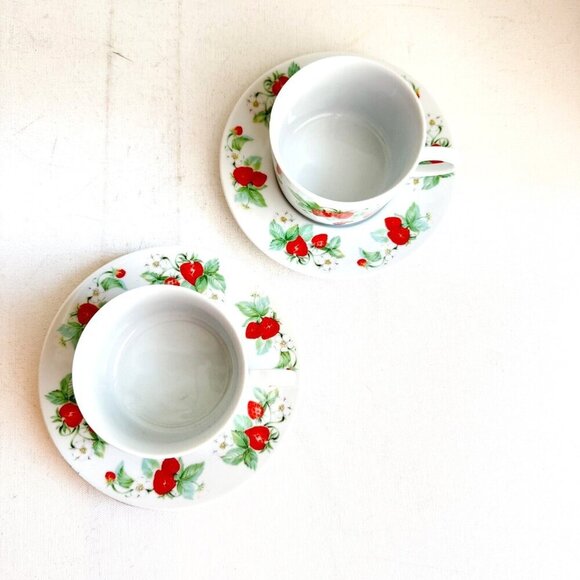 Vintage Christopher Stuart Berry Orchard Print Cup and Saucer X2 - Picture 4 of 12